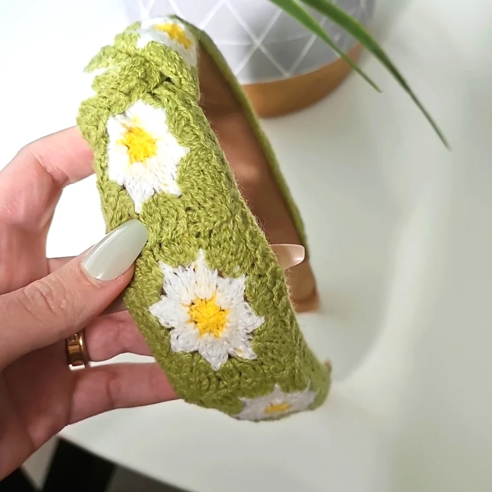 NWOT Green Floral Crochet Embroidered Top Knot Headband